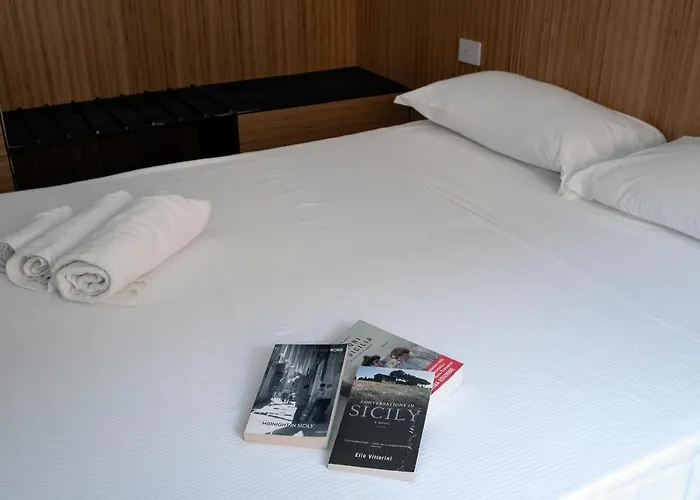 Sognalibro Bed And Books